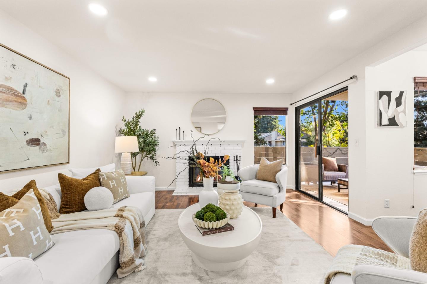 5384 Makati Cir — photo