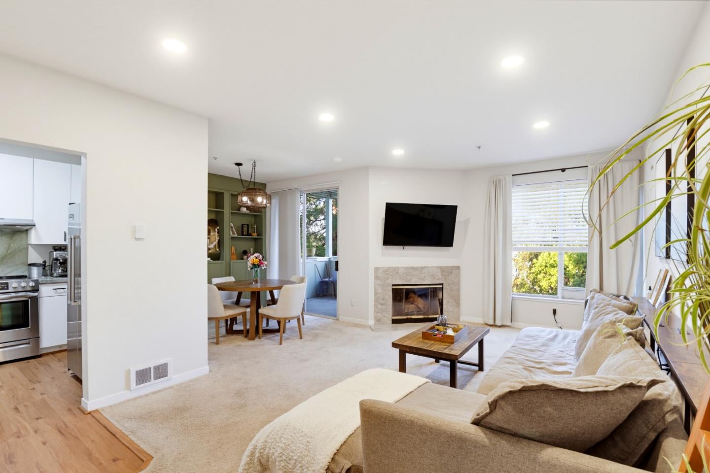 211 S Fremont 309 — photo