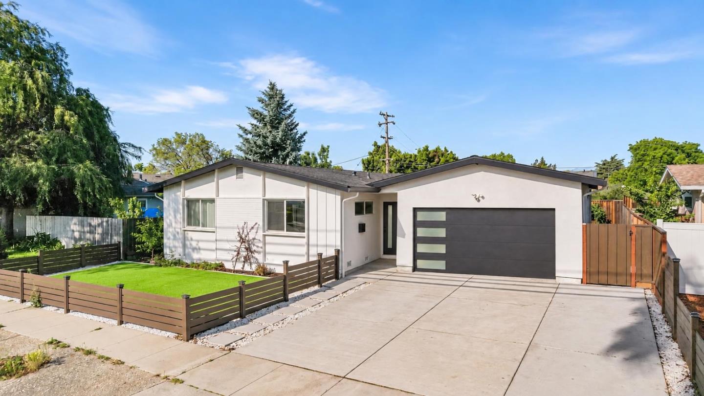 3234 Jarvis Ave — photo