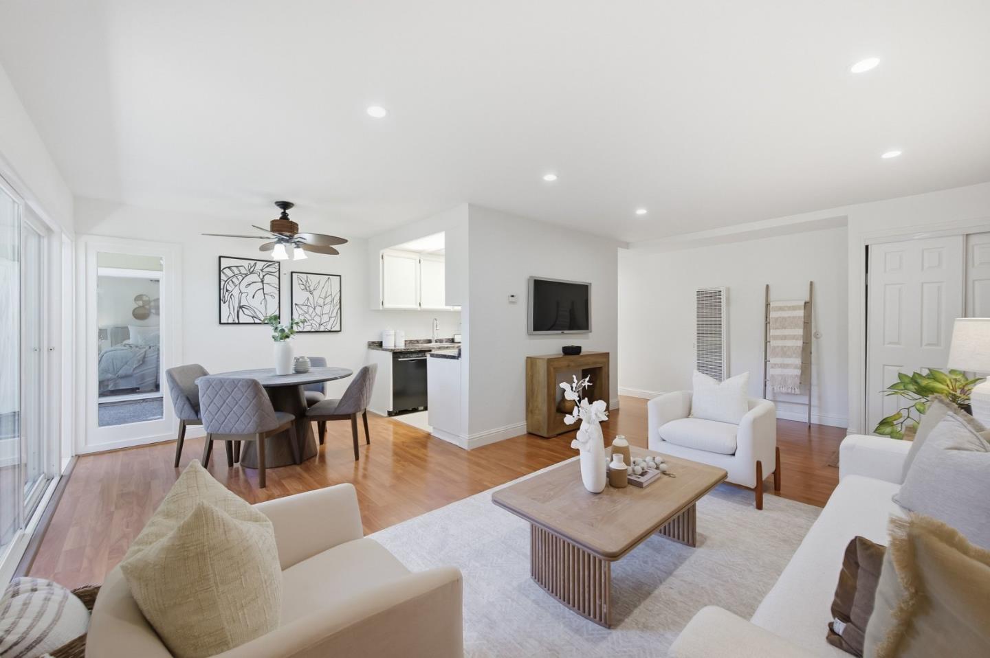 280 Easy St 209 — photo