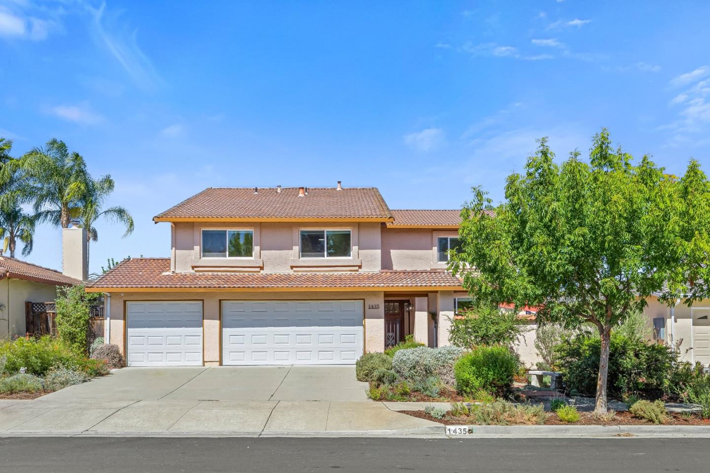 1435 Blackwing Way — photo