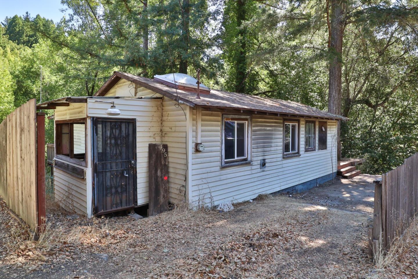 495 Riverview Dr — photo
