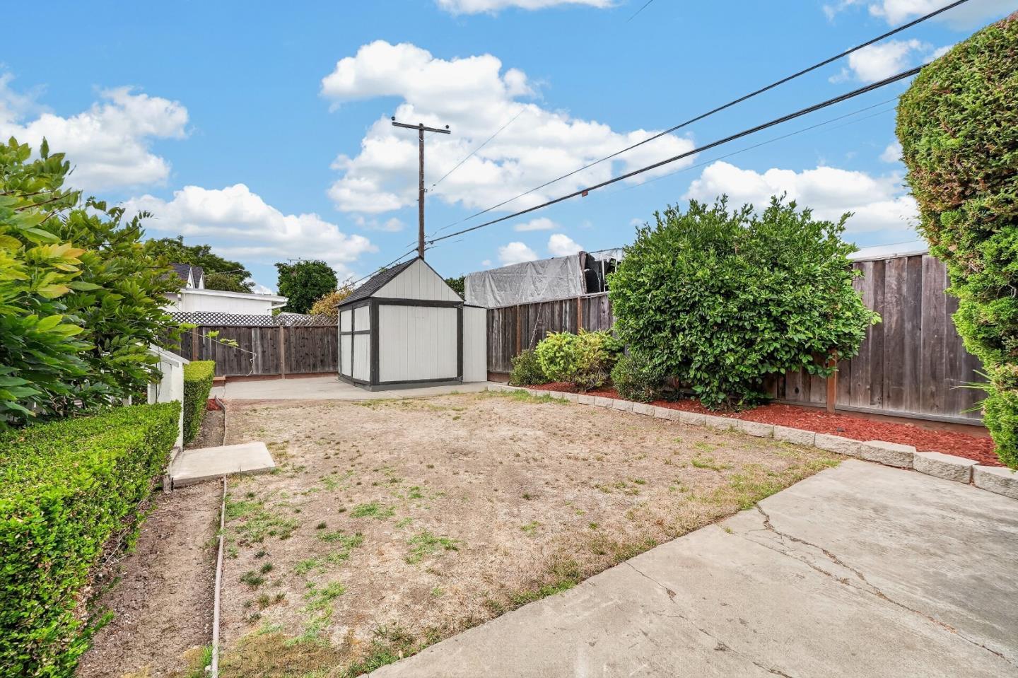 2433 Homewood Dr — photo