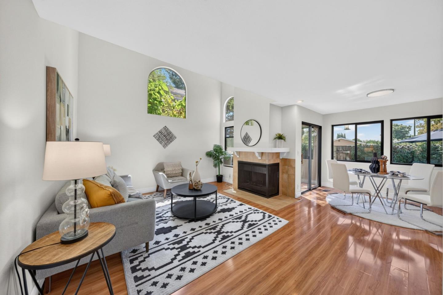 1205 Sierra Village Way — photo