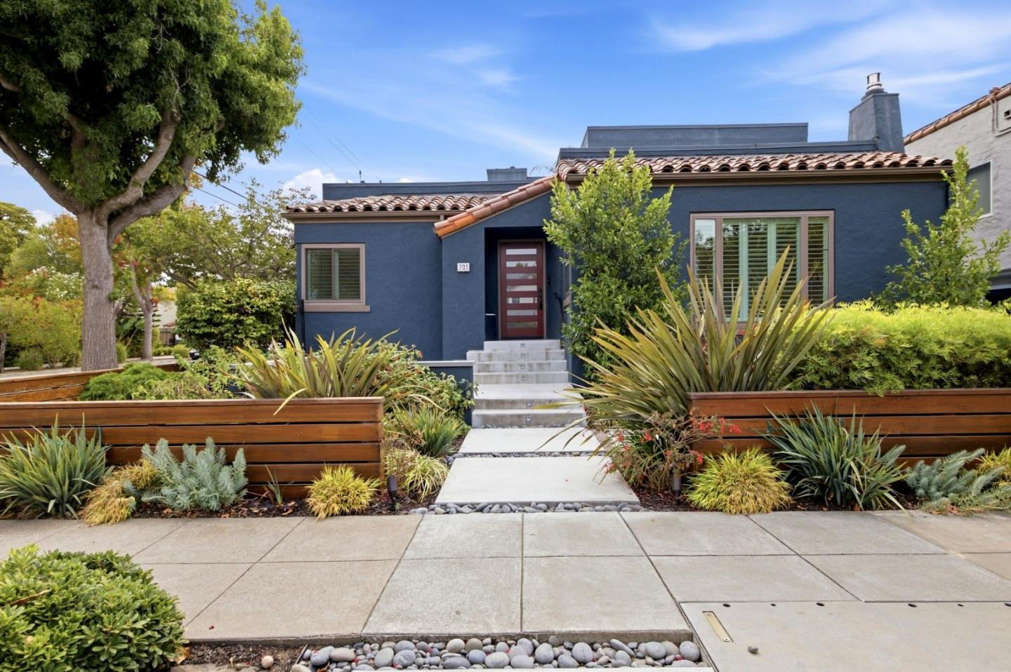 701 Burlingame Ave — photo