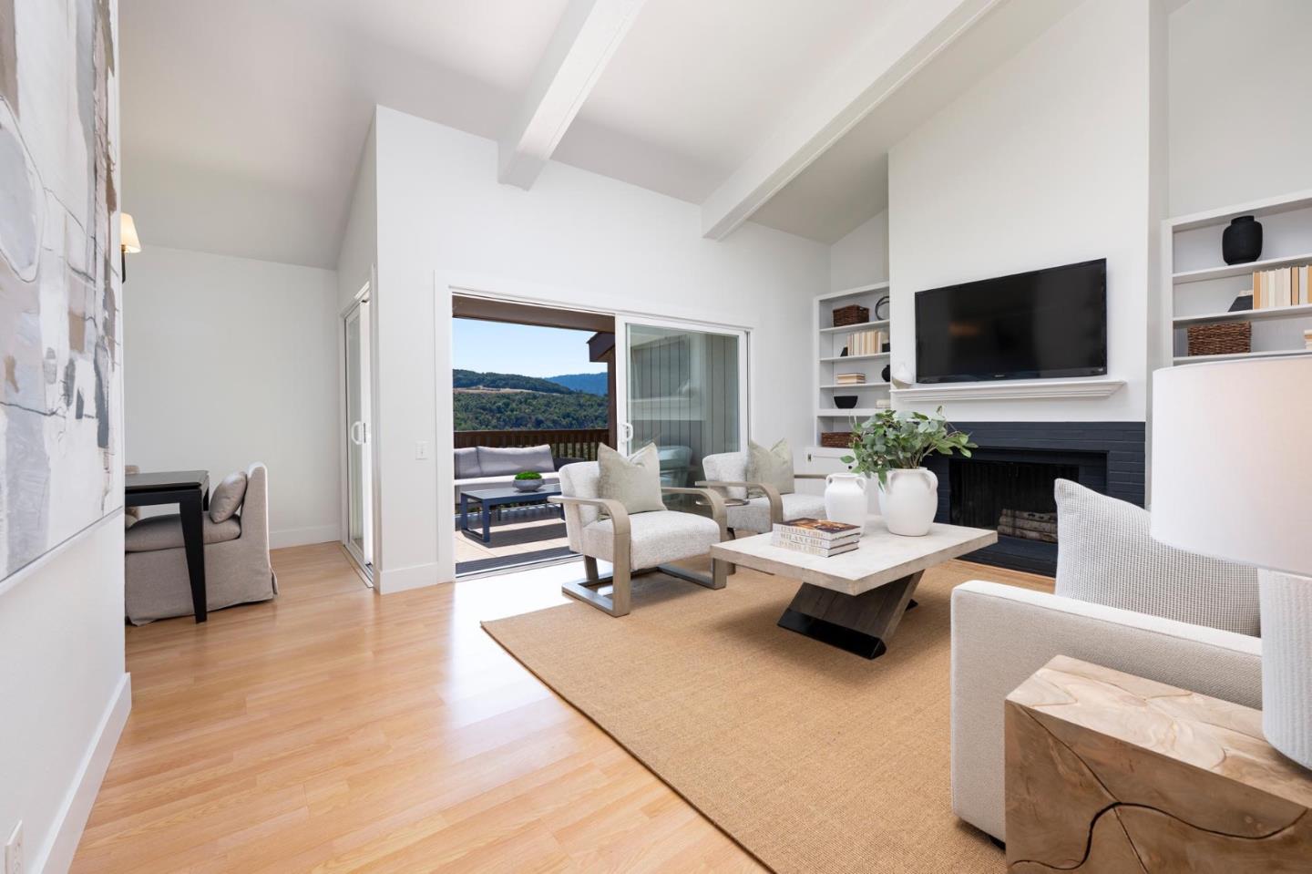 3374 La Mesa Dr 15 — photo