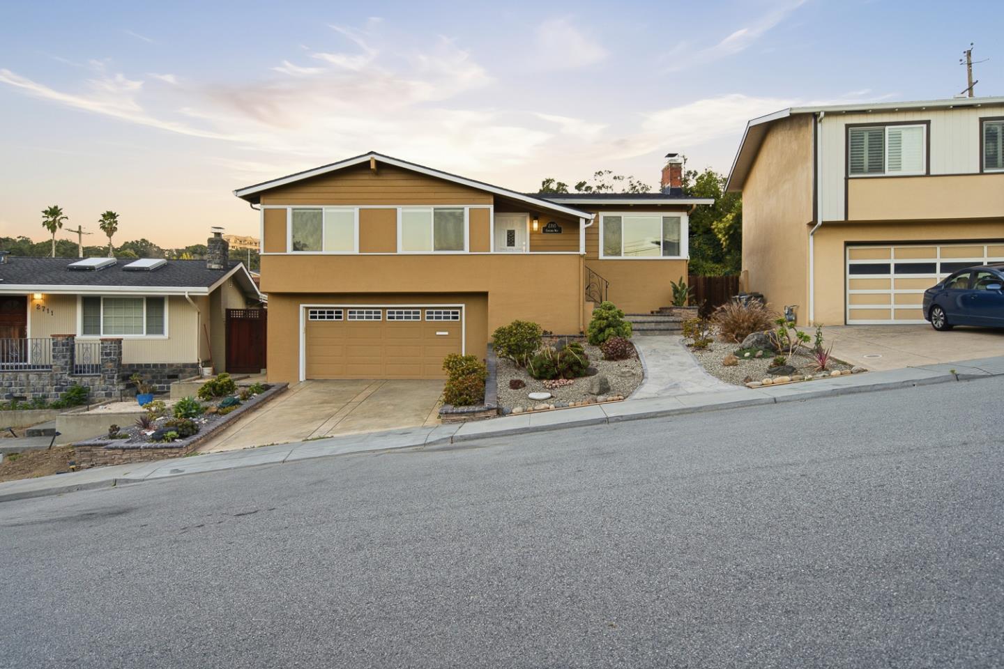 2715 Concord Way — photo