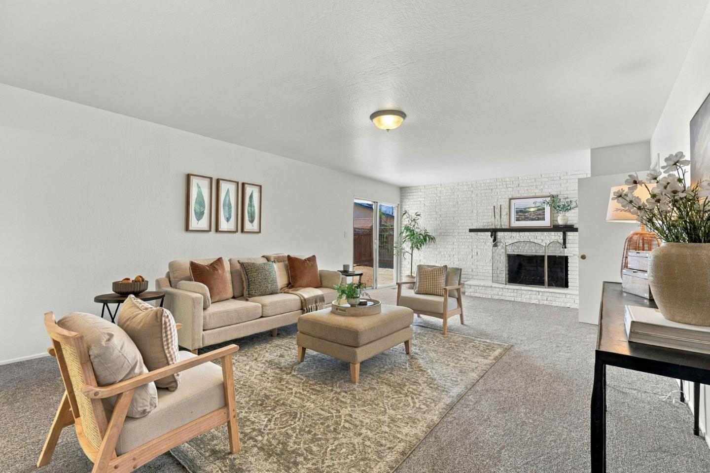 796 Lawrence Dr — photo
