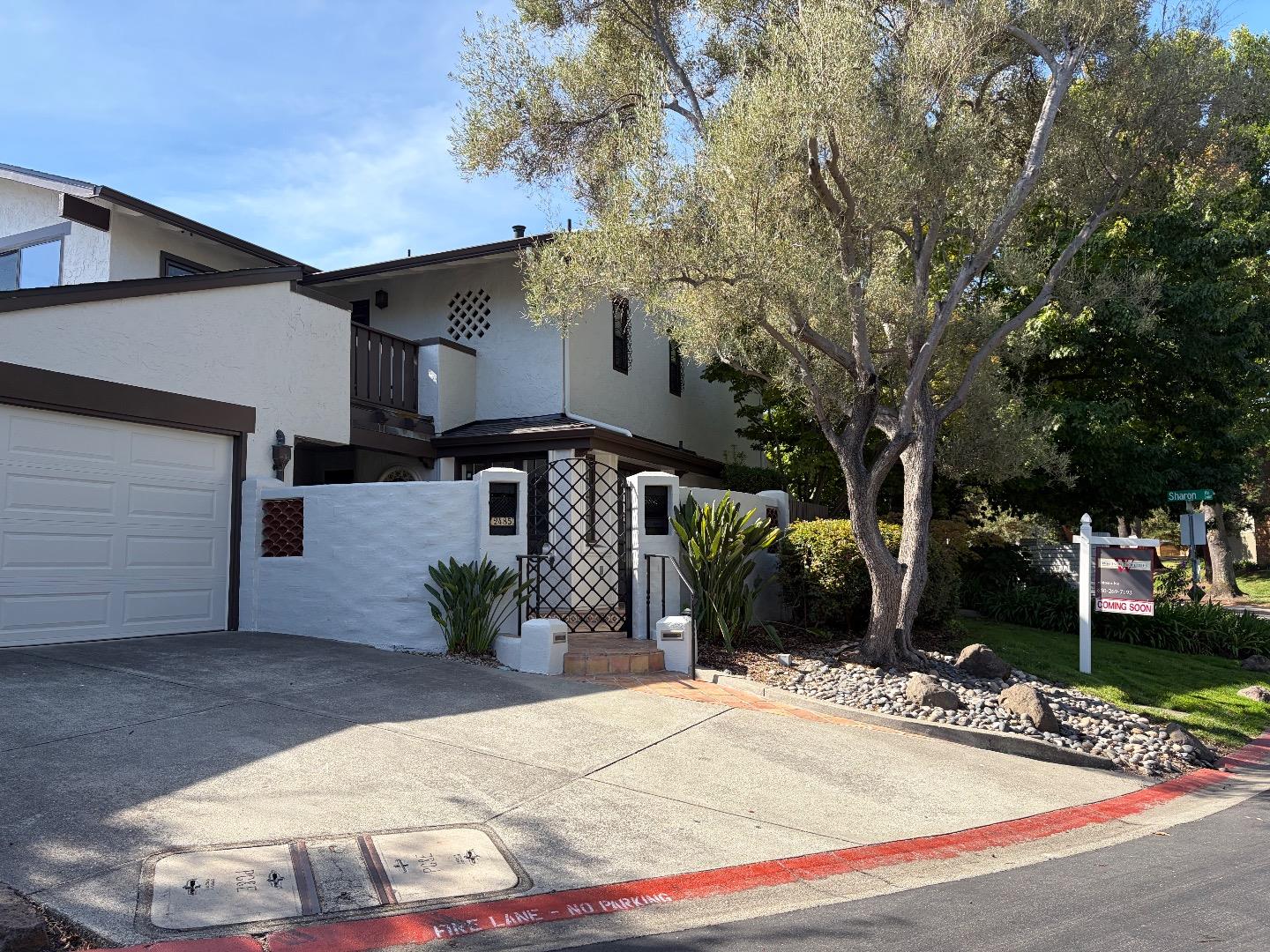 2485 Sharon Oaks Dr — photo
