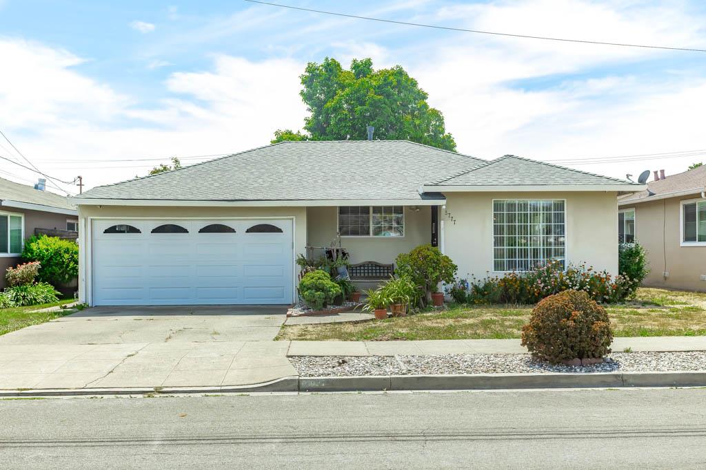 3777 Monterey Blvd — photo