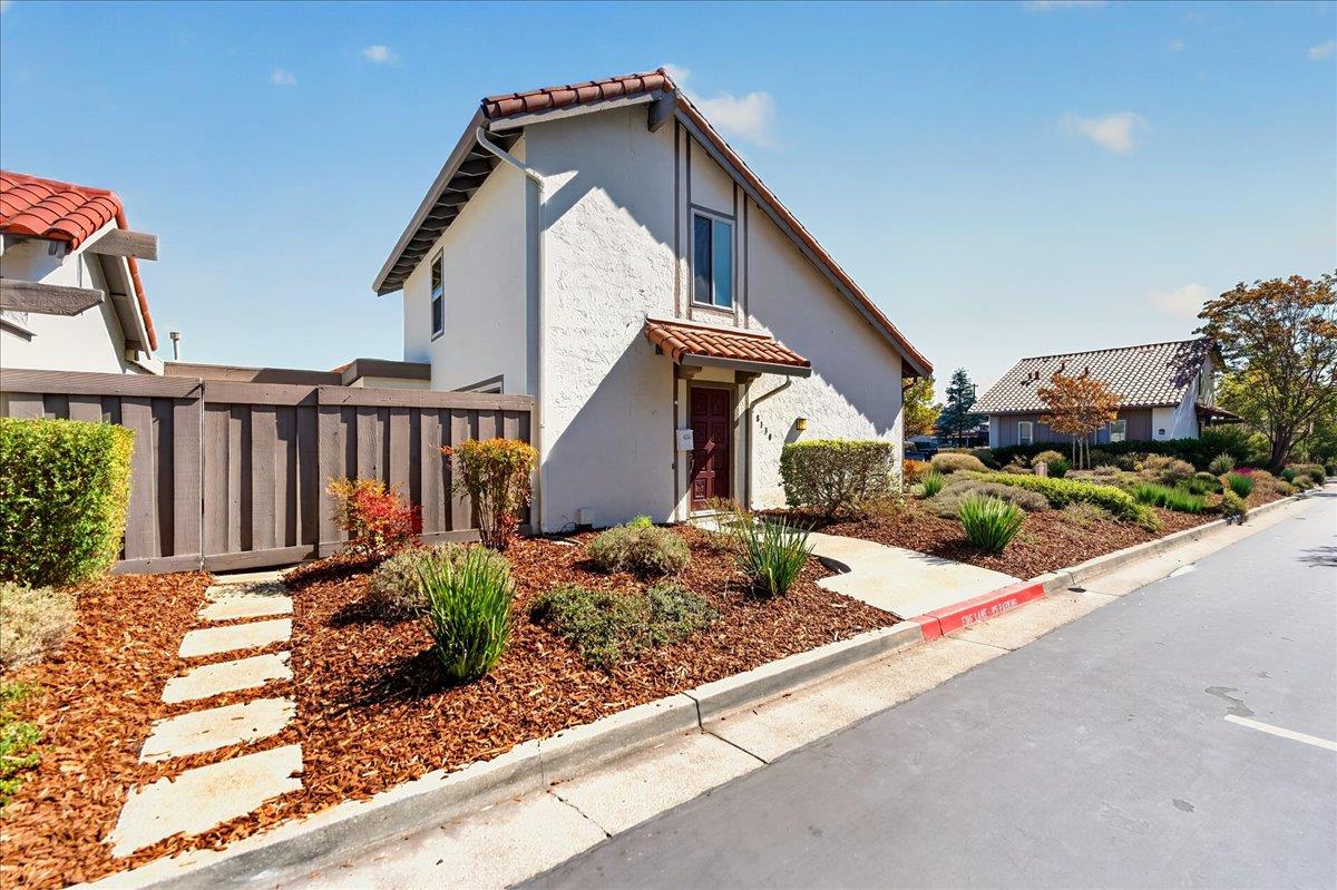 8130 Park Villa Cir — photo