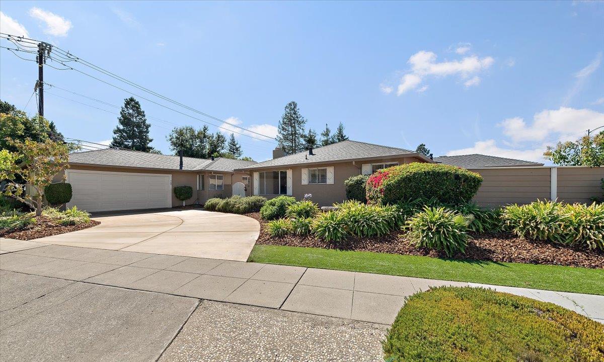 853 Opal Dr — photo