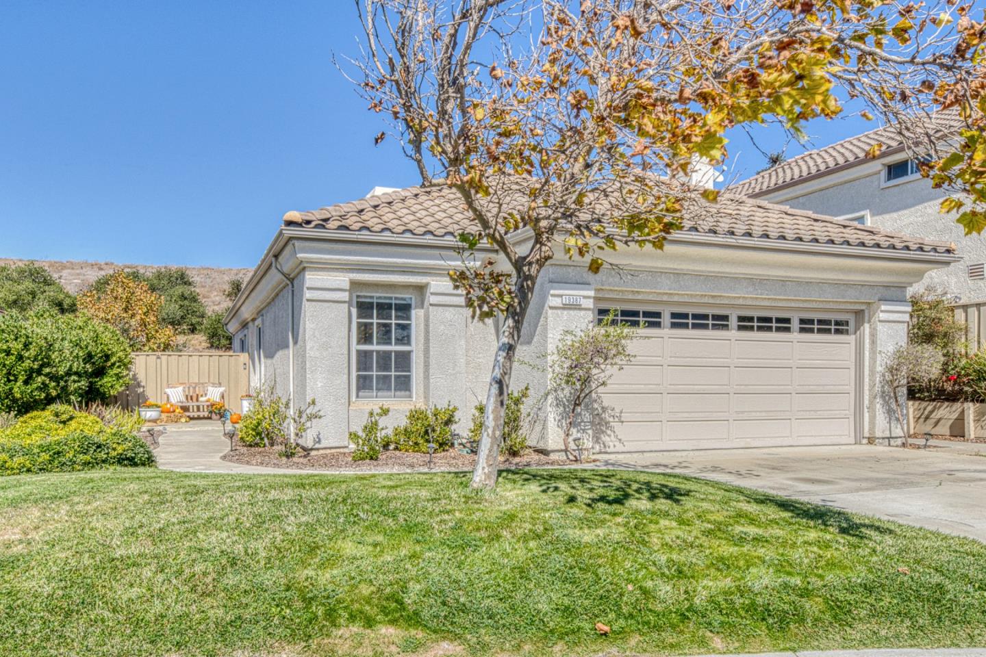19387 Acclaim Dr — photo