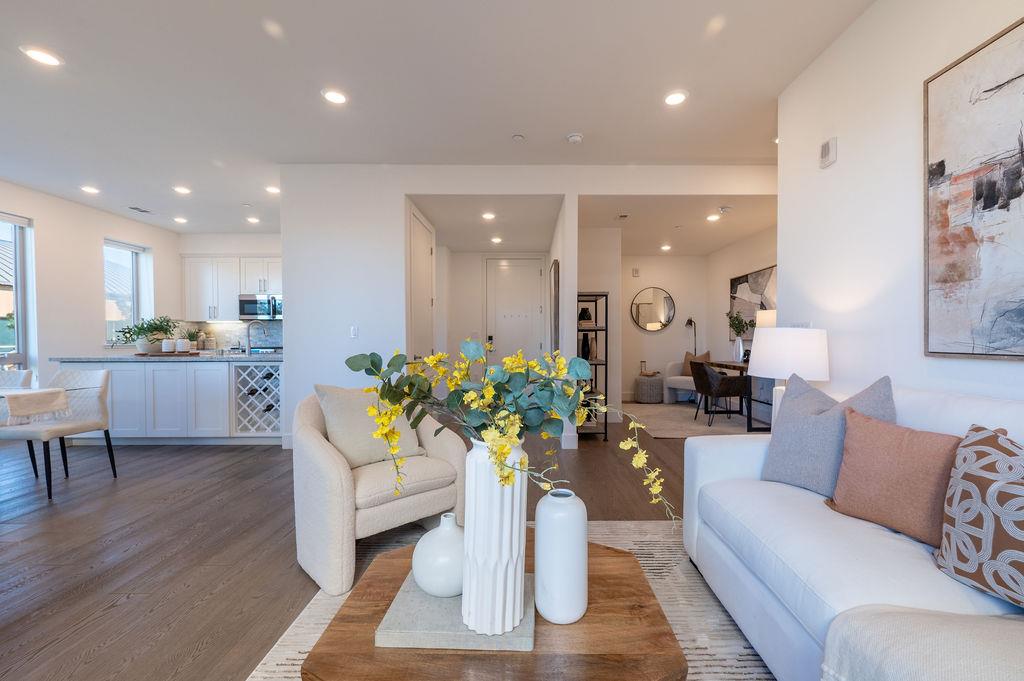 1088 Foster Square Ln Unit 208 — photo