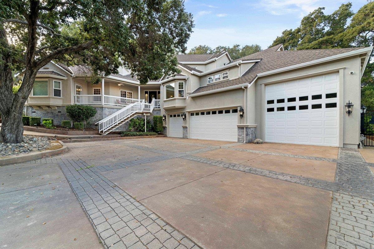 1925 Mantelli Dr — photo