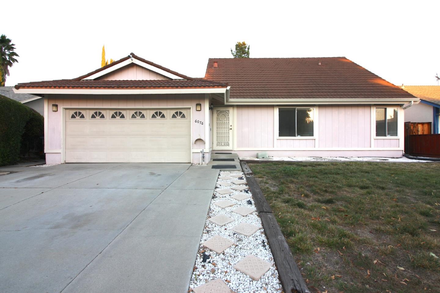 6076 Ashburton Dr — photo