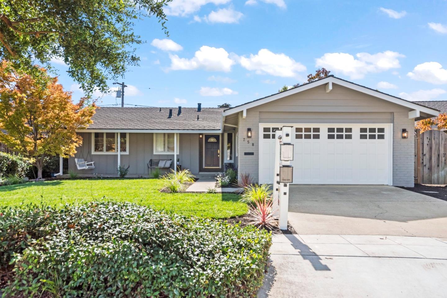 758 Holbrook Pl — photo