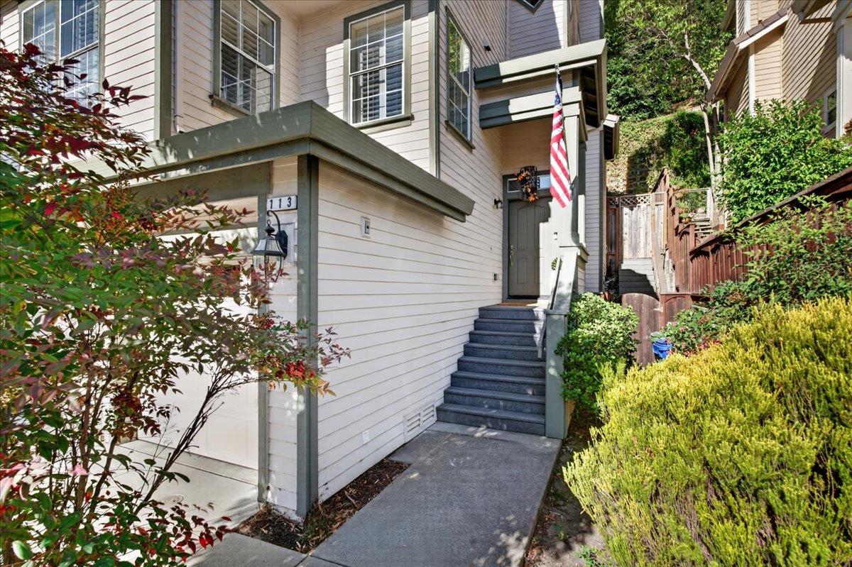 113 WOODHILL DR — photo 3