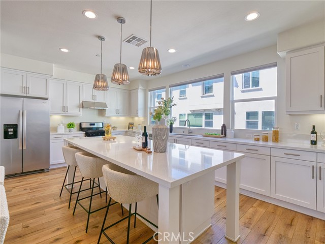 3375 Lynd Ave — photo