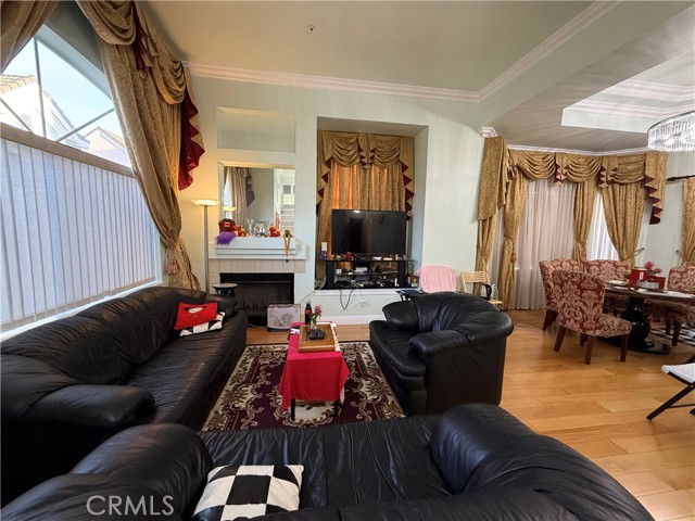 407 East Duarte Road C — photo