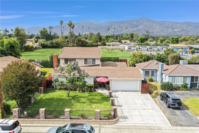 8243 Sheffield Rd — photo