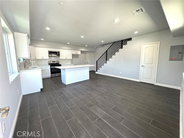 15616 Amar Rd a — photo
