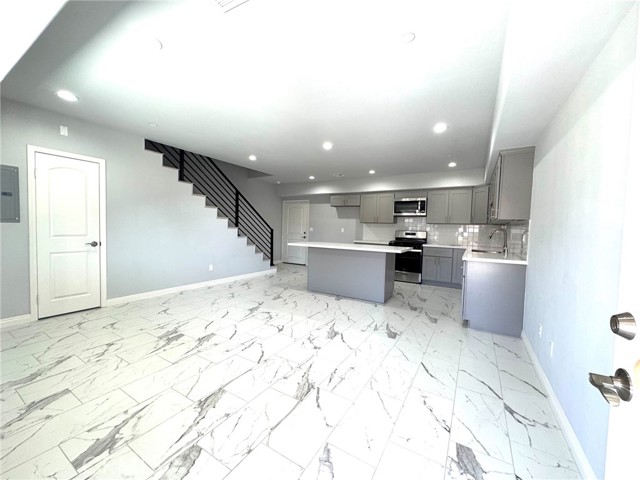 15616 Amar Rd B — photo
