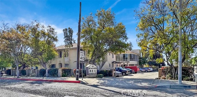 4030 E Live Oak Ave 105 — photo