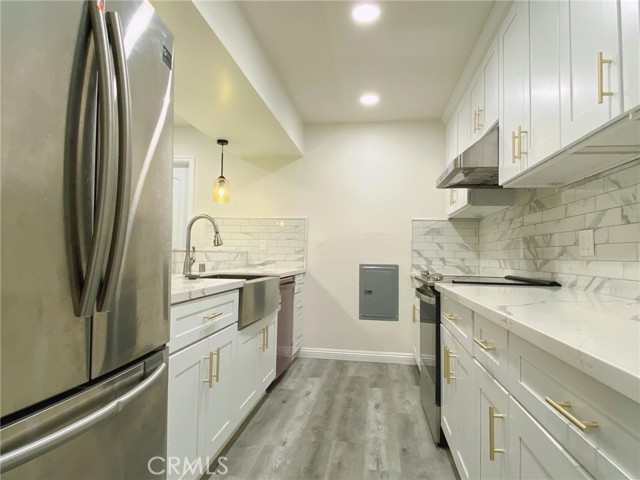 1127 E Del Mar Blvd 315 — photo