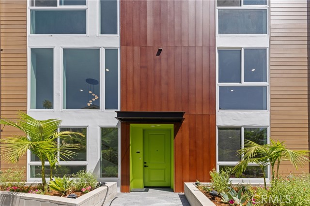176 N Catalina Ave 103 — photo