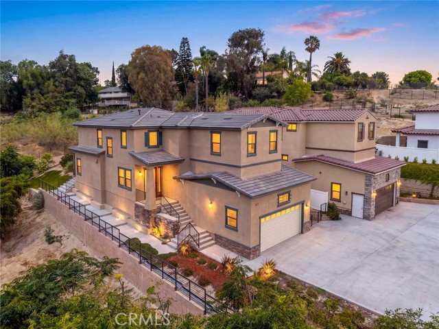 693 Castlehill Dr — photo