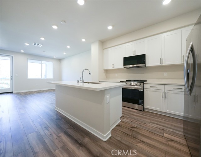 9561 Hannah Way — photo
