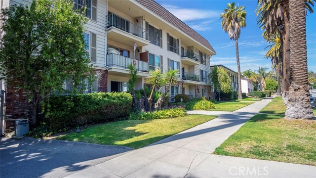 647 Orange Grove 307 — photo