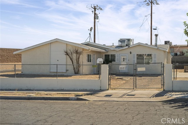 1232 E Elizabeth — photo