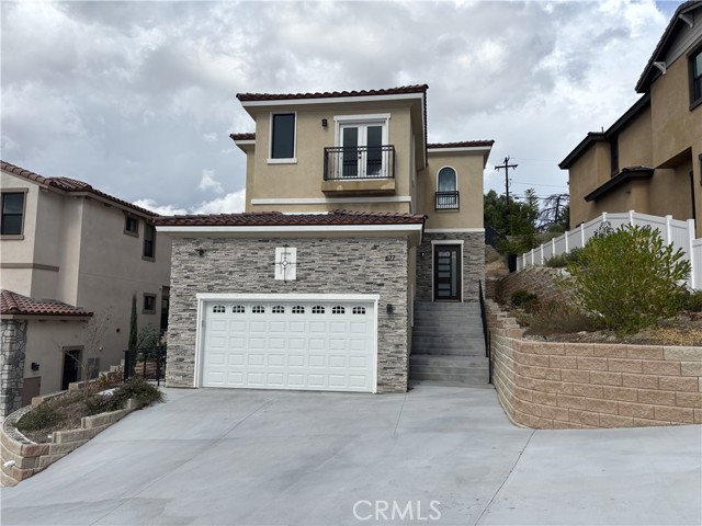 677 Castlehill Dr — photo