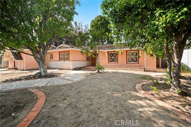 18543 Chatsworth — photo