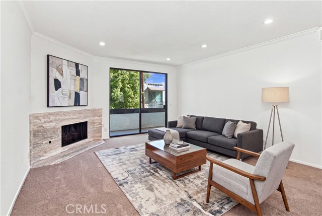 14115 Moorpark 104 — photo