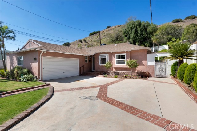 10025 Roscoe Blvd — photo