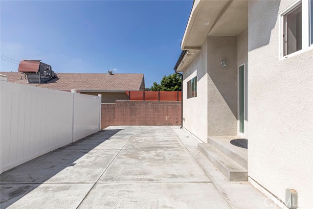 1135 A E Windsor, Glendale, CA 91205 — photo 2
