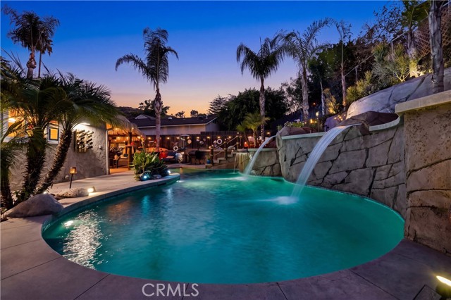 10323 Newhome — photo