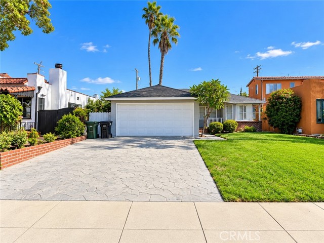 1104 N Screenland Dr — photo