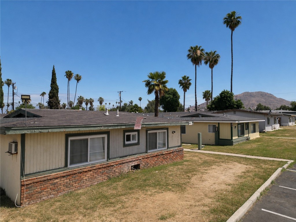 1195 W Spring Street, Riverside, CA 92507
