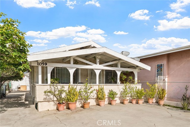 1059 N Wilton Pl — photo