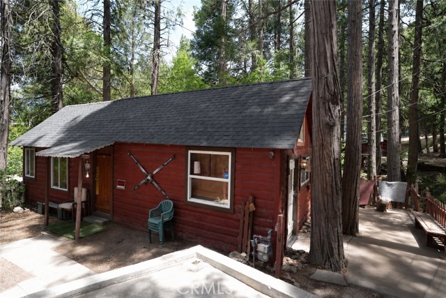 25020 Moon Dr — photo