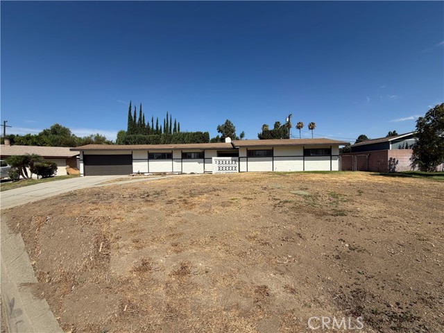 5748 Chelsea Ct — photo
