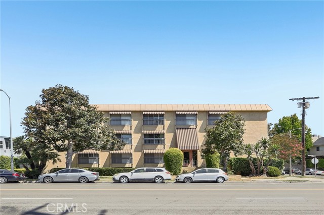 11507 Moorpark St #305 — photo