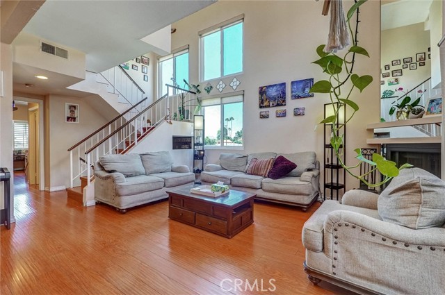 6323 Reseda Unit 1 — photo
