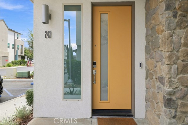 243 Pin Ln — photo