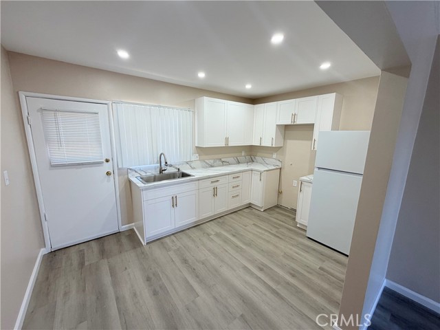 936 W Foothill Blvd 09 — photo