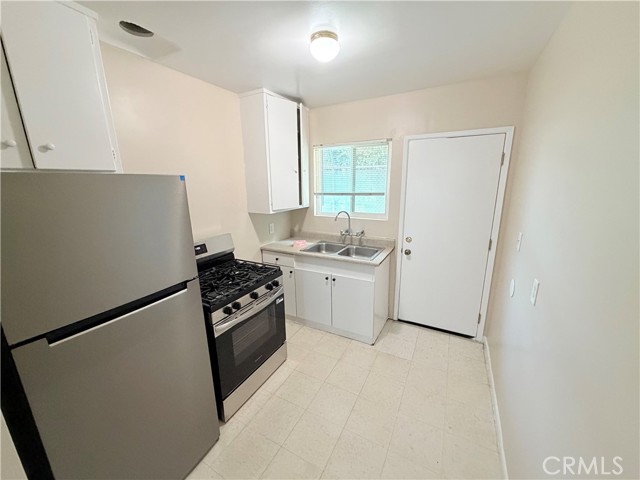 936 W Foothill Blvd 12 — photo
